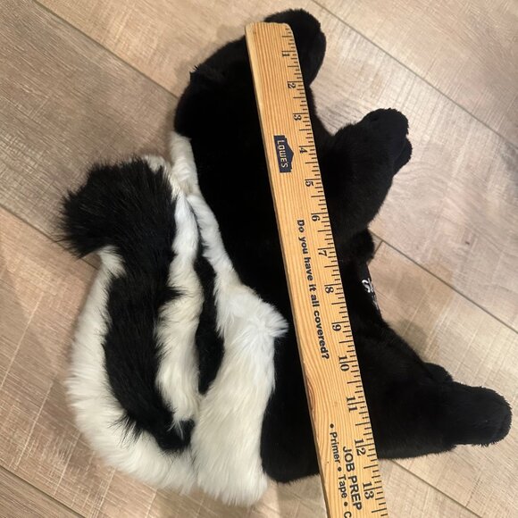 DAPHNE BLACK AND WHITE SKUNK PUPPET - Picture 7 of 8